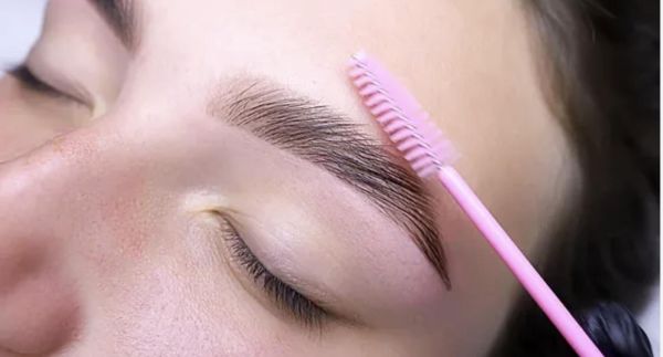 À Compiègne | Browlift (rehaussement de sourcils) | Les meilleures esthéticiennes