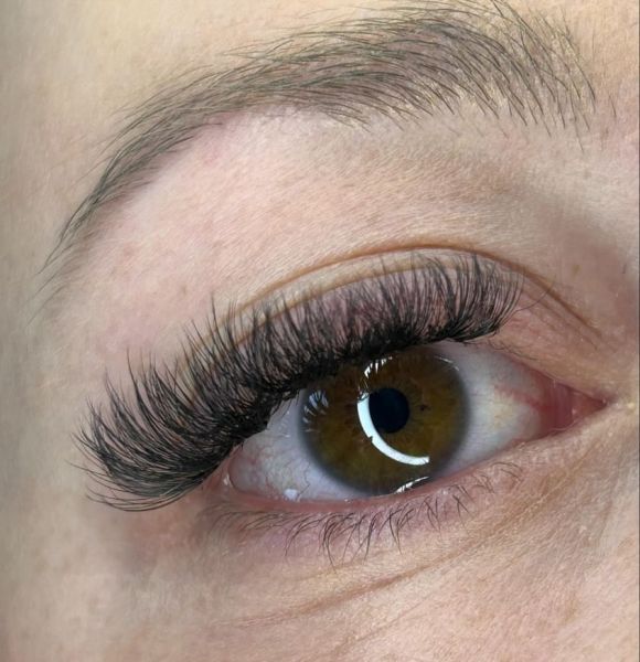 À Courbevoie | Extensions de cils | Les meilleures esthéticiennes