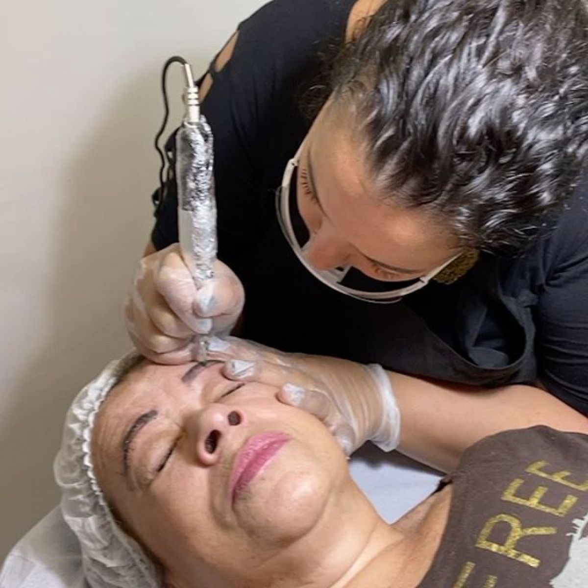 MicroBlading sourcils à Vitrolles (13) Par Caroline - Estheca