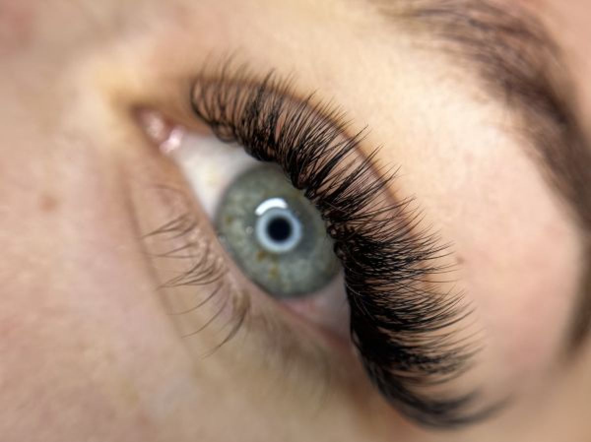 Extensions de cils à Strasbourg (67) Par Lobna - Estheca