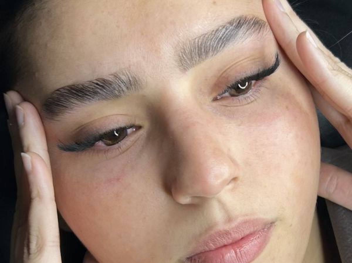 Extension de cils à Ferney-Voltaire (01) Par Sandra - Estheca