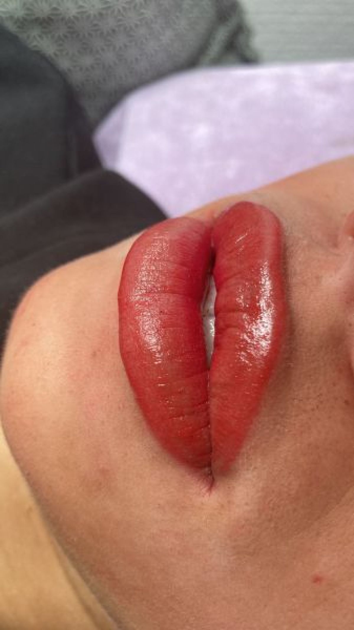 Maquillage semi permanent (candy lips)  à Chanteloup-les-Vignes (78) Par Saloua - Estheca