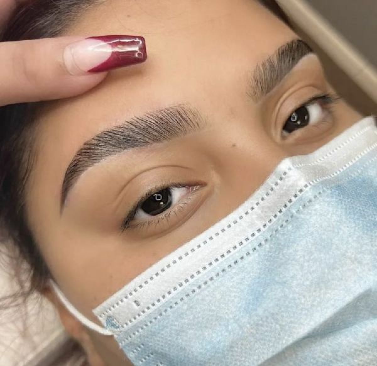 Browlift (rehaussement de sourcils)  à Marcoussis (91) Par Mégane - Estheca