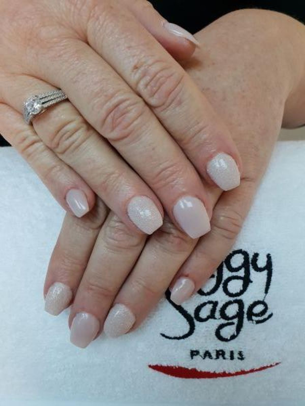 Prothesiste ongulaire  à La Gorgue (59) Par Océane - Estheca