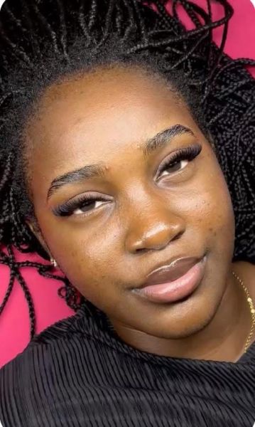 À Lyon | Extensions de cils | Les meilleures esthéticiennes