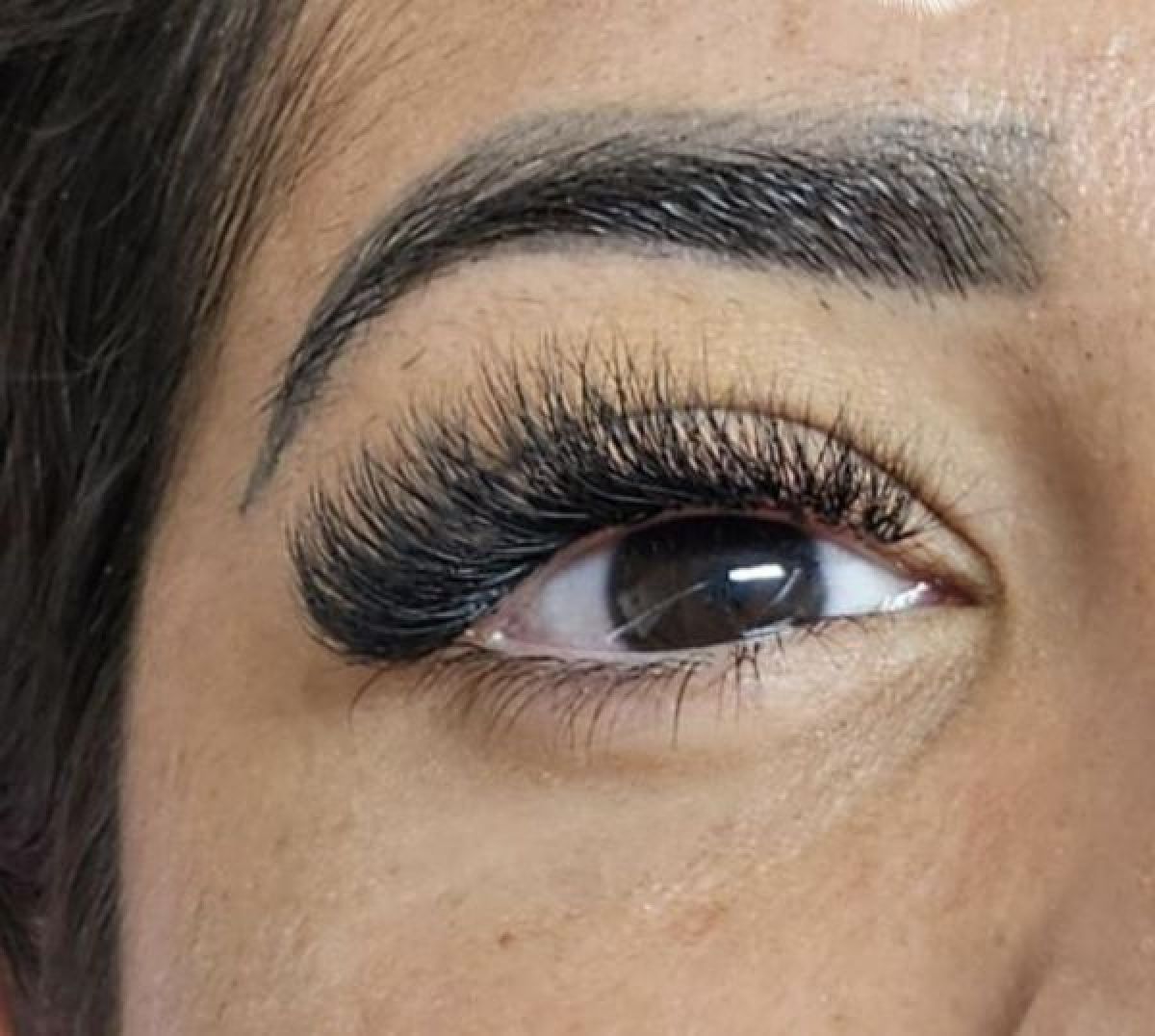 Extension de cils à Brou-sur-Chantereine (77) Par Cristina - Estheca
