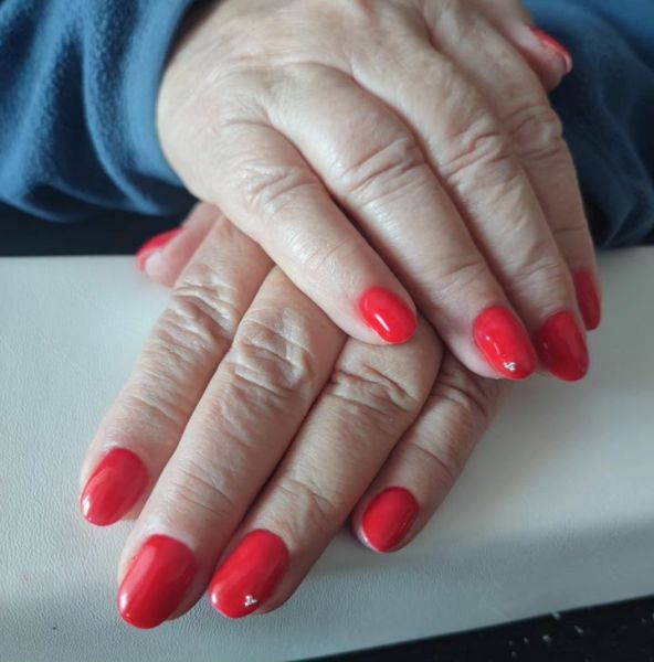 À Fos-sur-Mer | Manucure/ Semi Permanent | Les meilleures esthéticiennes