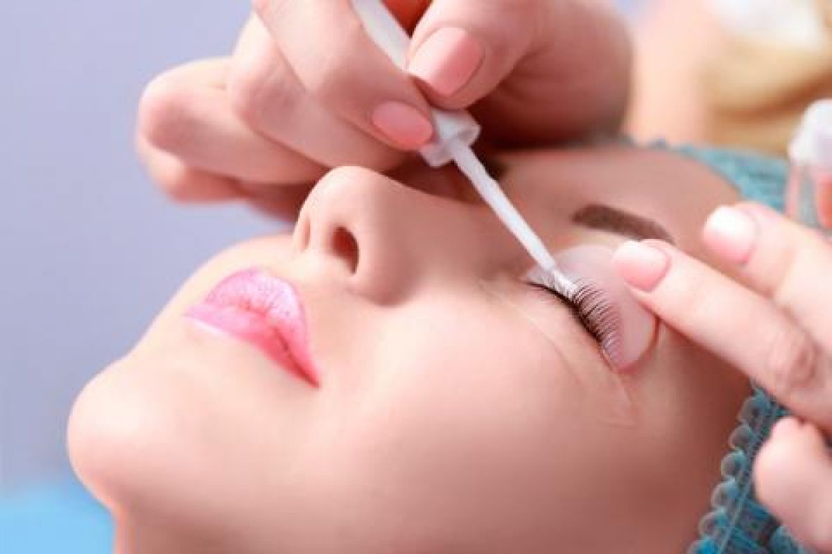 Rehaussement de cils à Nice (06) Par Romane - Estheca