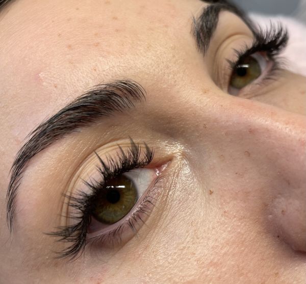 À Évreux | Extensions de cils | Les meilleures esthéticiennes