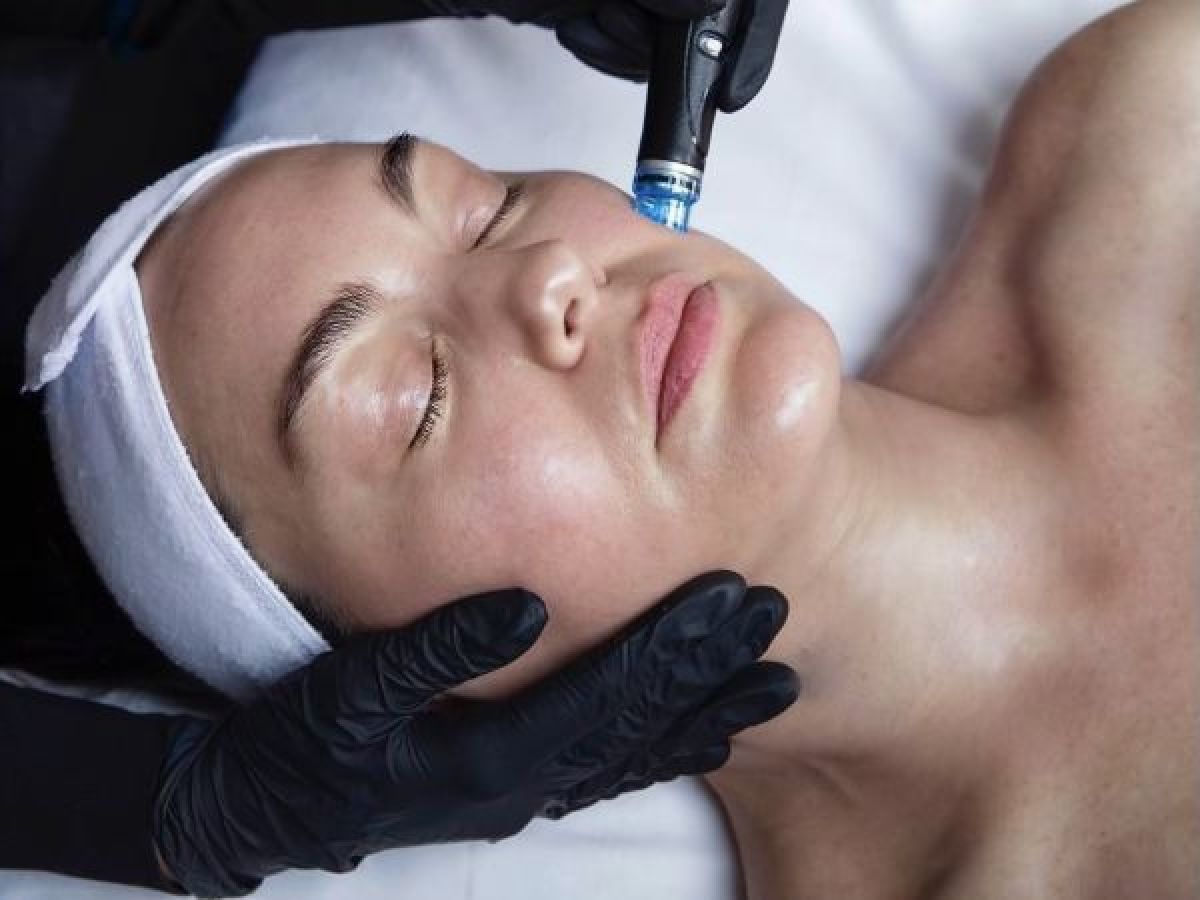 Nettoyage de Peau Hydrated Face  à Paris (75) Par Fonseca - Estheca