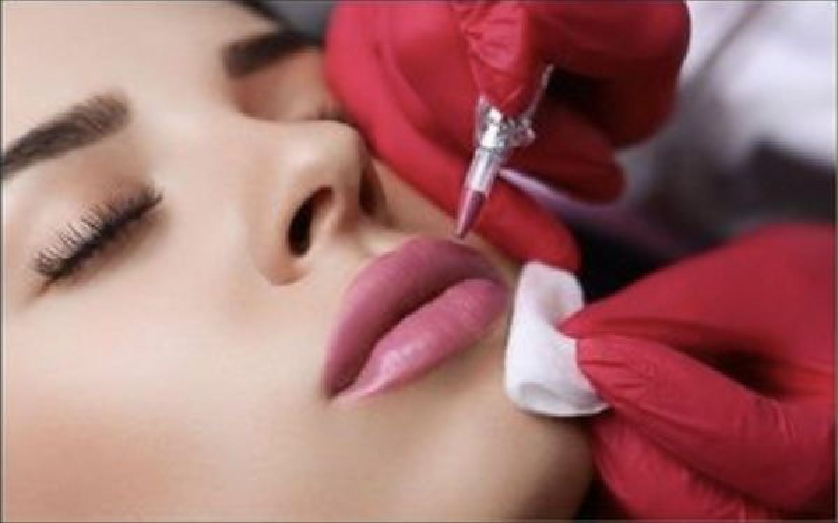 Maquillage permanent lèvres (blush lips) à Vulaines-sur-Seine (77) Par Laura - Estheca