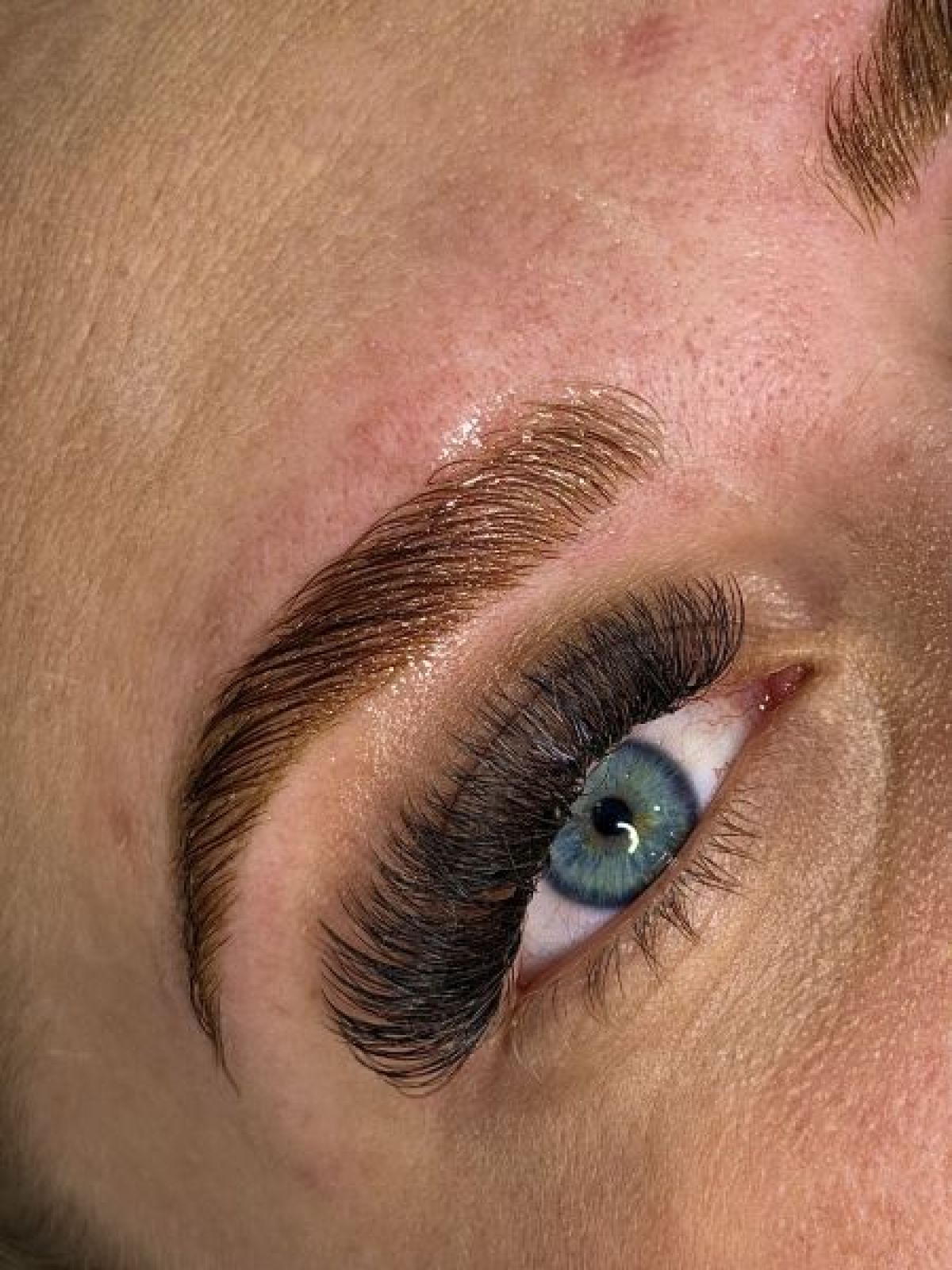 Browlift à Oignies (62) Par Camille - Estheca