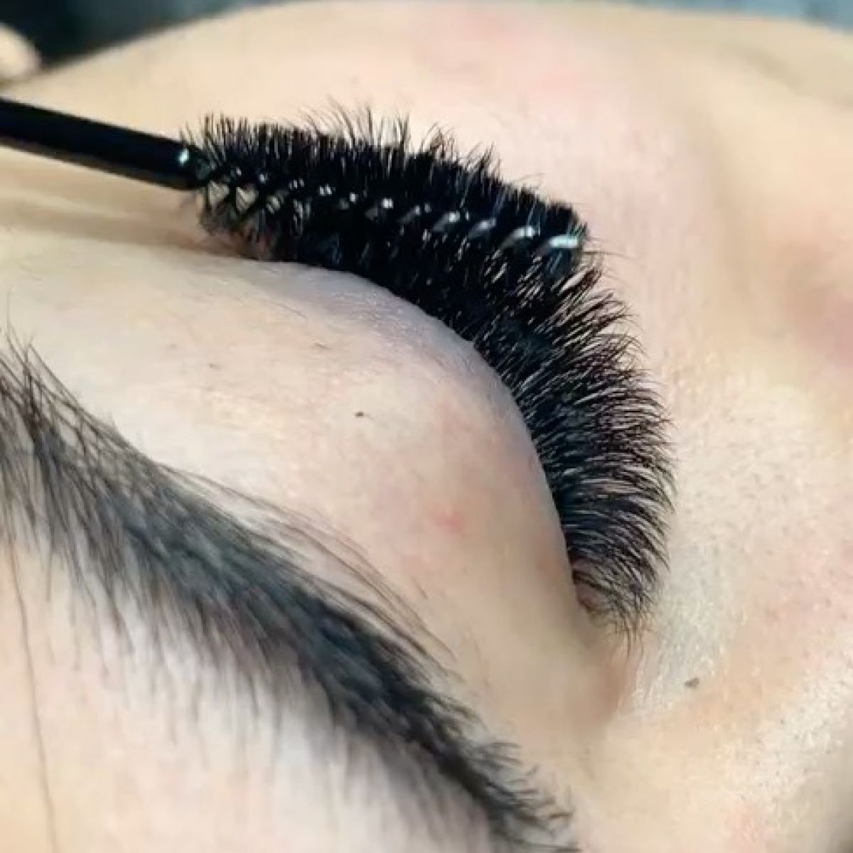 Extensions de cils à Neuilly-sur-Marne (93) Par Léa - Estheca