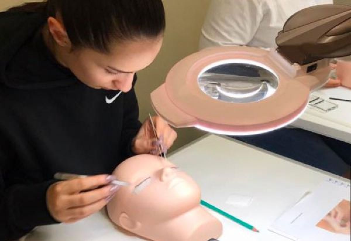 Formation pro Extension de cils Lille à Lille (59) Par Delphine - Estheca