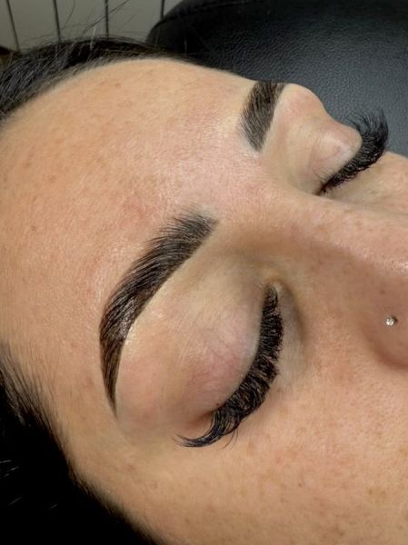 À Noisy-le-Grand | Browlift (rehaussement de sourcils) | Les meilleures esthéticiennes