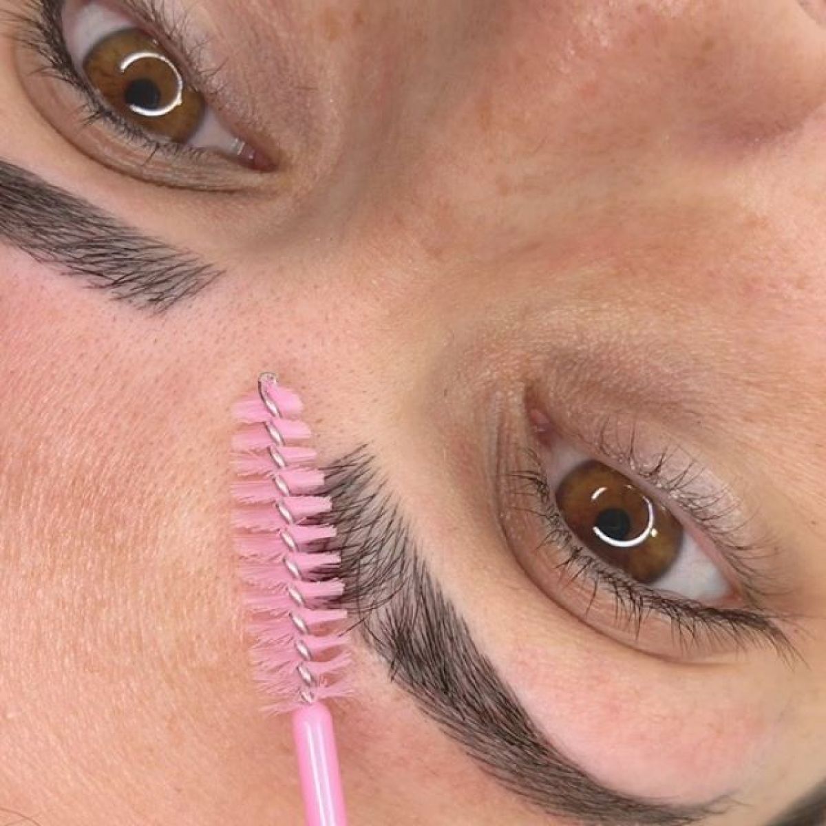 MicroBlading sourcils à Istres (13) Par Latifa - Estheca