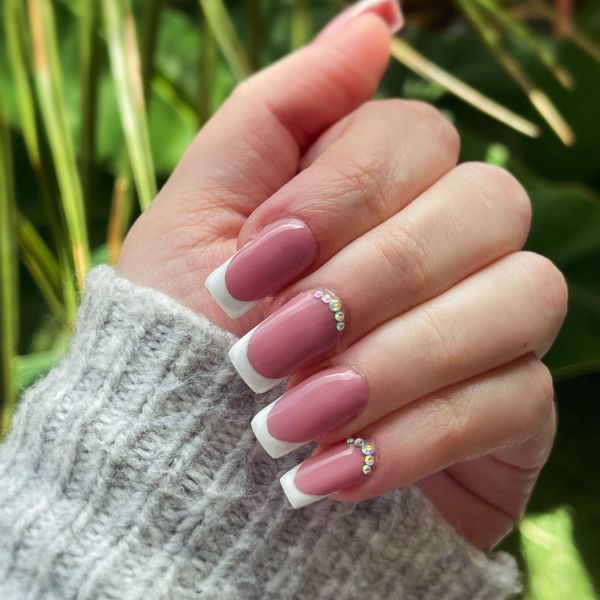 À Dieppe | Manucure / Semi Permanent / Gel / chablon | Les meilleures esthéticiennes