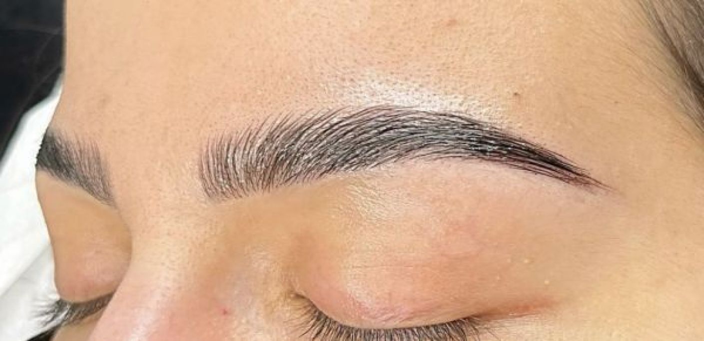 Browlift (rehaussement de sourcils) à Nanteuil-lès-Meaux (77) Par Kiliane - Estheca