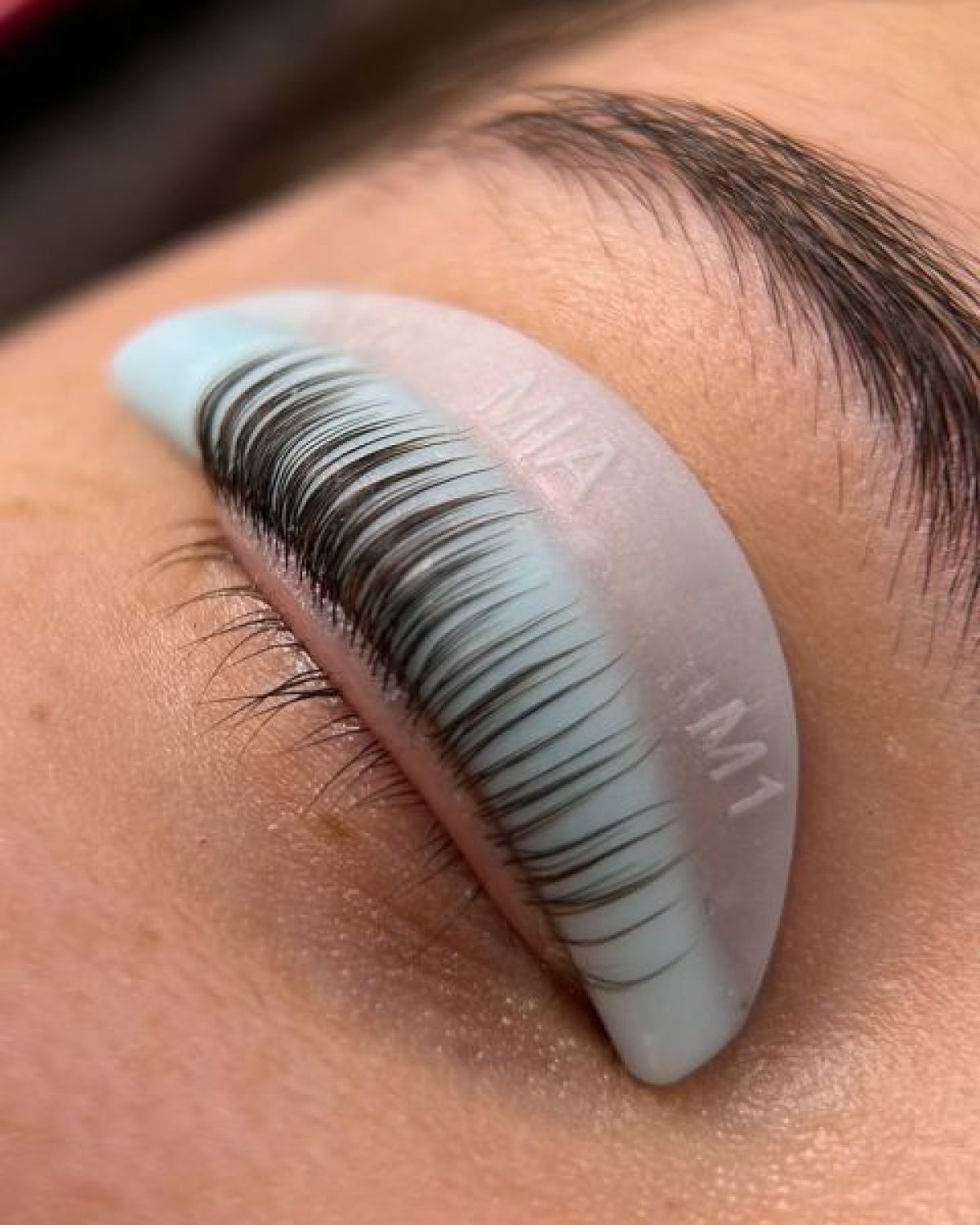 Rehaussement de cils à Brétigny-sur-Orge (91) Par Soukaïna - Estheca